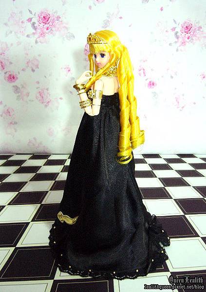 Golden Blingg (4).jpg