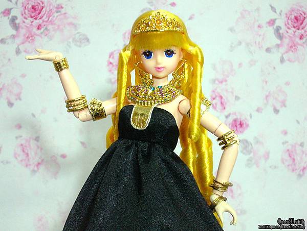 Golden Blingg (7).jpg