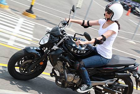 台中大型重型機車 原車原地考照 145期考照追焦攝影