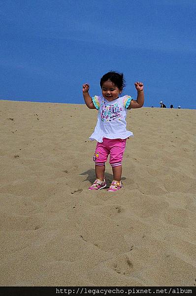 27沙丘上的跳躍.jpg 27沙丘上的跳躍.jpg