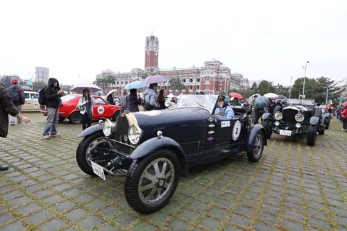 http://www.facebook.com/legendcar436