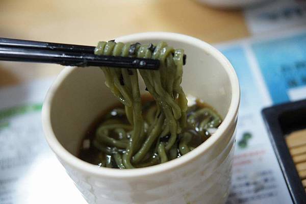 綠藻涼麵.JPG