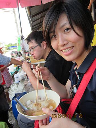 河邊ㄉ米粉湯... 好吃!! 