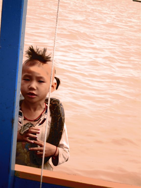 越南難民弟弟我很驚.JPG 越南難民弟弟我很驚.JPG