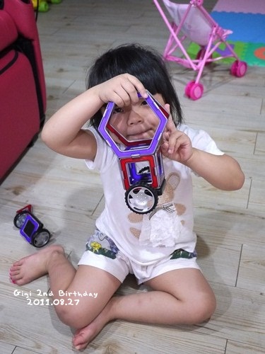 靚回家馬上迫不及待的玩磁性建購片