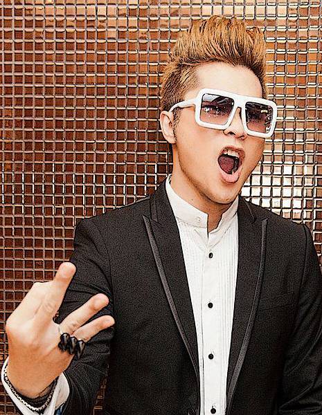 575663_10151092815660903_1321245486_n