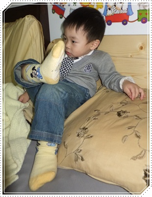 翹腳.jpg 翹腳.jpg