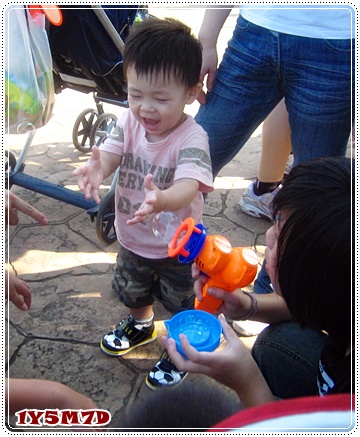 泡泡.jpg 泡泡.jpg