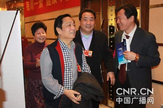 姜昆、韓美林等委員倡導素食和低碳生活 姜昆、韓美林等委員倡導素食和低碳生活