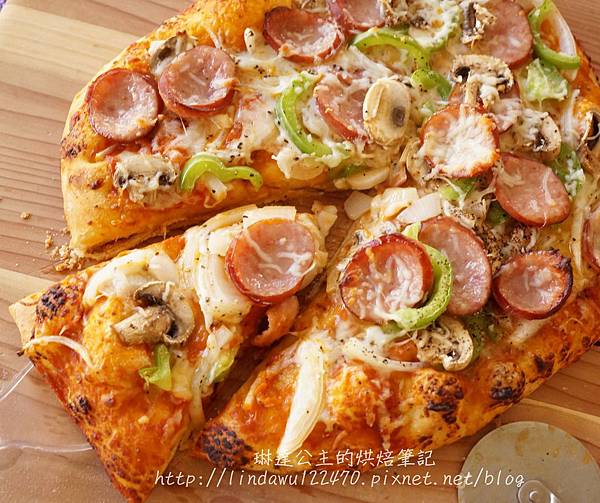 石板披薩-綜合pizza成品圖 石板披薩-綜合pizza成品圖