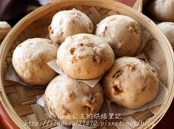 全麥桂圓核桃饅頭 1 全麥桂圓核桃饅頭 1
