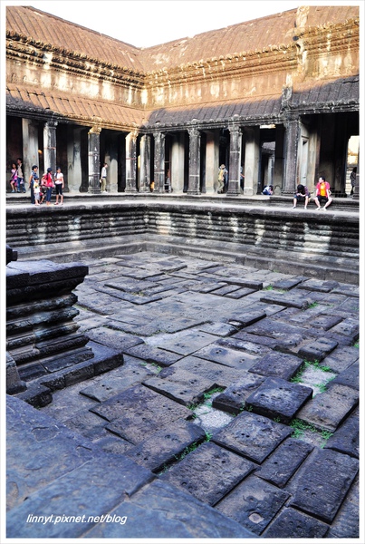 浴池.jpg 浴池.jpg