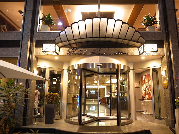 我們的旅館,招牌超不明顯..