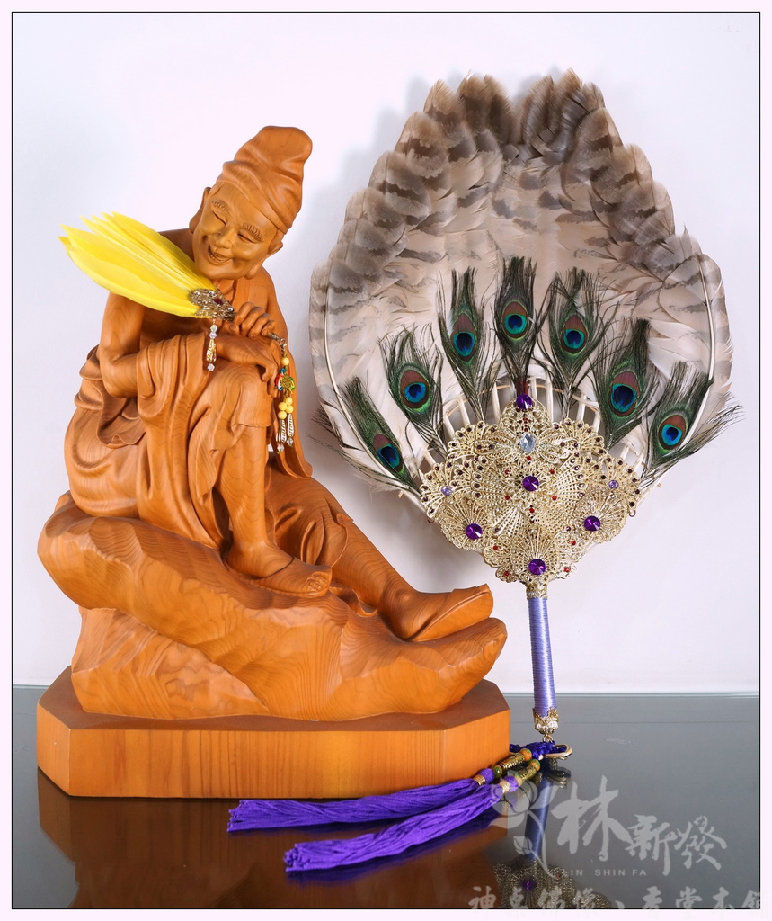 林新發-台灣手工柳絲作品-天然羽毛禪師法扇-01_nEO_IMG.jpg