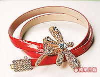 水晶蜻蜓腰帶。1萬4300元 水晶蜻蜓腰帶。1萬4300元