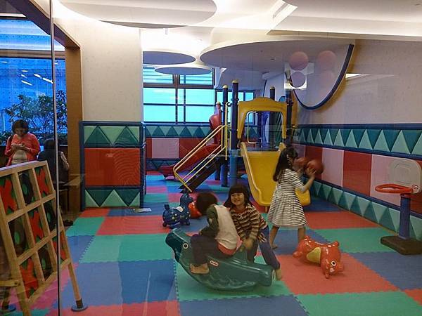 兒童遊戲間 兒童遊戲間