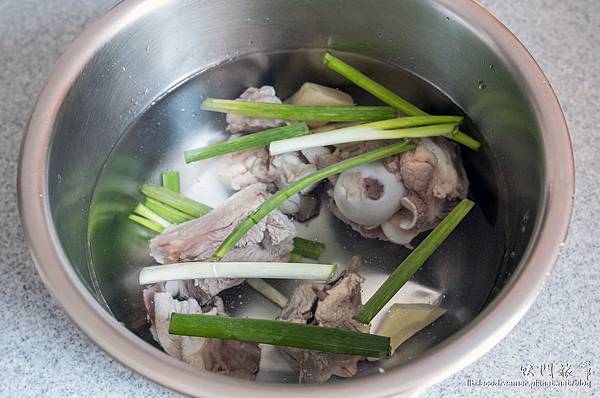 雞豬骨高湯流程-放入電鍋