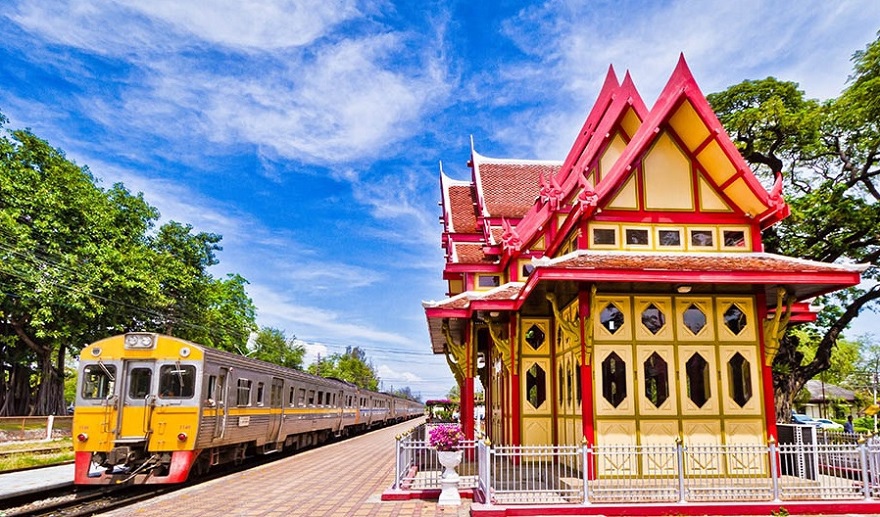 Hua-Hin-Train-Station1