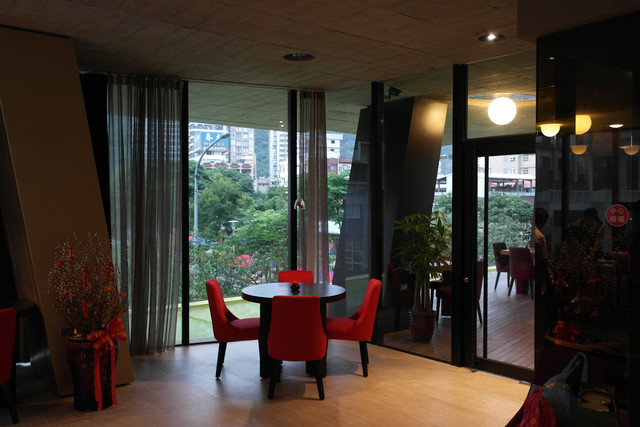 1132218310.jpg 1132218310.jpg