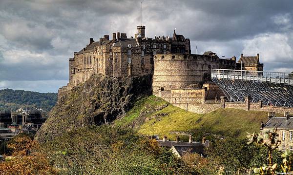 Edinburgh-Castle-4f0c8c84c265e_hires