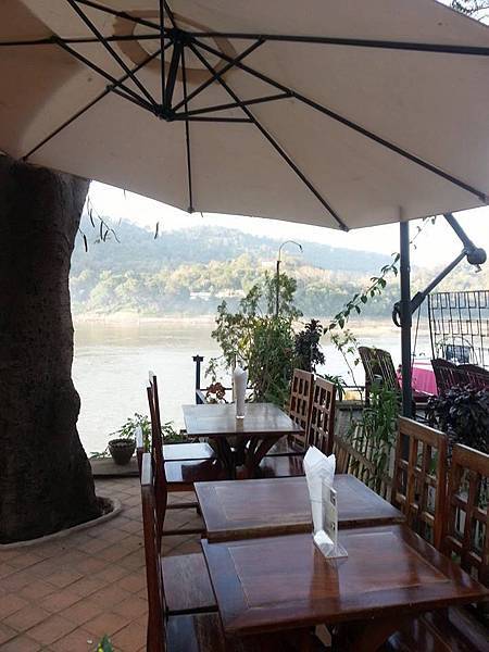 1601511_733925843298836_994426439_n