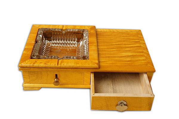 金絲楠木菸灰虹(A)