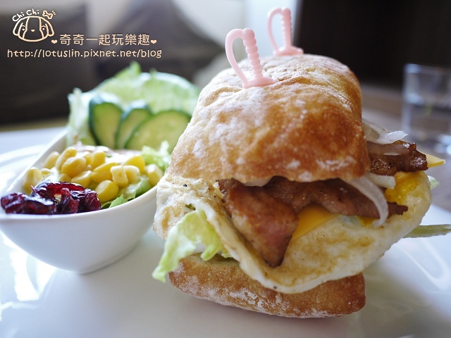 台南 L+B coffee 綠色咖啡館 老屋全日早午餐Brunch 愛心鬆餅下午茶 超時空明信片與未來有約 藝文展覽空間 台南 L+B coffee 綠色咖啡館 老屋全日早午餐Brunch 愛心鬆餅下午茶 超時空明信片與未來有約 藝文展覽空間