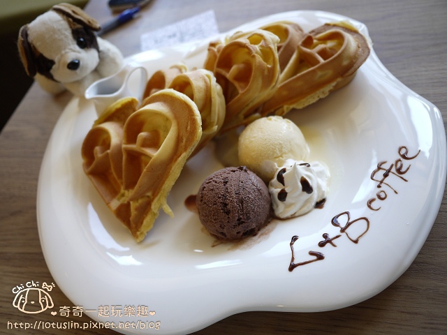 台南 L+B coffee 綠色咖啡館 老屋全日早午餐Brunch 愛心鬆餅下午茶 超時空明信片與未來有約 藝文展覽空間 台南 L+B coffee 綠色咖啡館 老屋全日早午餐Brunch 愛心鬆餅下午茶 超時空明信片與未來有約 藝文展覽空間