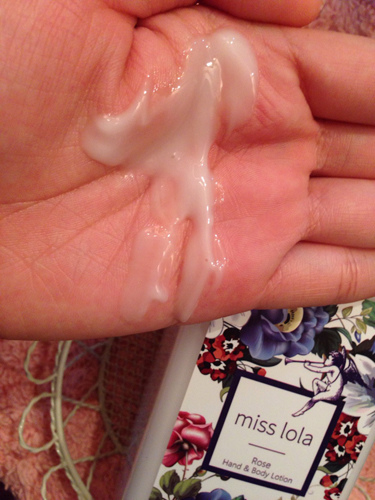 玫瑰花蕾彈力保濕全效精華乳 試用