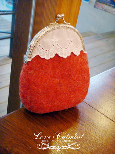 耶誕前的暖暖口金包