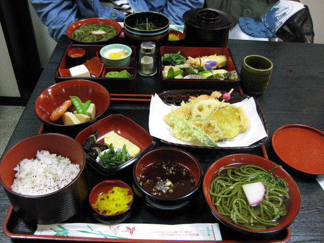 ＊08 / 05 / 13 京都。恐怖的烤麻雀 + 茶鄉料理