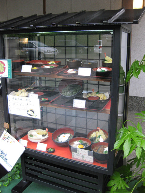 ＊08 / 05 / 13 京都。恐怖的烤麻雀 + 茶鄉料理