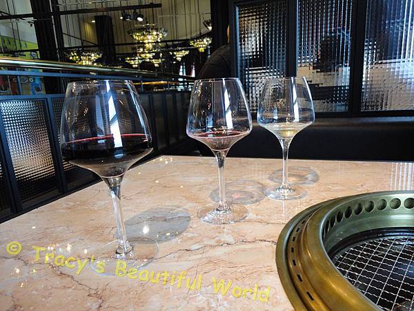 最左邊是今天點的紅酒