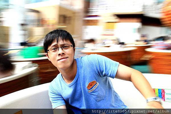 2013韩国跟团。Day3乐天世界-游乐园的大宝岛