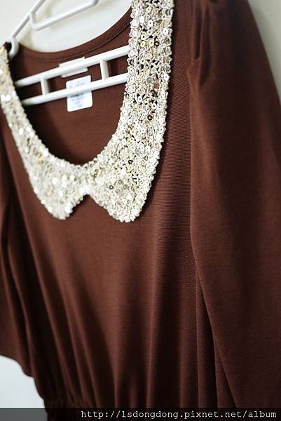300     金片領洋裝      NT：600