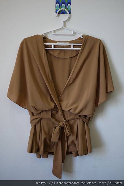 306      斗篷上衣     正面   NT：600