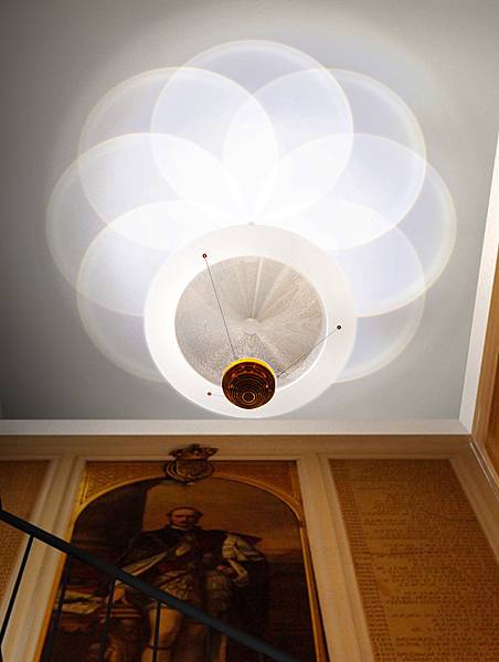 Troika_chandelier_in situ_02 Troika_chandelier_in situ_02