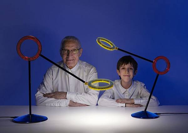 AMULETO_Alessandro Mendini and his grandson_photo by Carlo Lavatori_2.jpg AMULETO_Alessandro Mendini and his grandson_photo by Carlo Lavatori_2.jpg