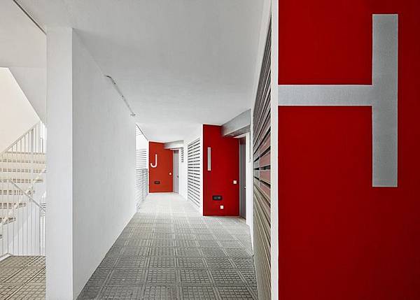 dezeen_14-Official-Proteccion-Housing-in-Ibiza-by-Castell-Pons-Arquitectes_ss_3a.jpg dezeen_14-Official-Proteccion-Housing-in-Ibiza-by-Castell-Pons-Arquitectes_ss_3a.jpg