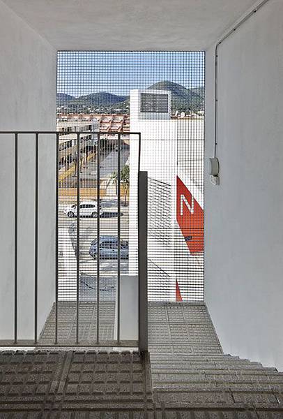 dezeen_14-Official-Proteccion-Housing-in-Ibiza-by-Castell-Pons-Arquitectes_12.jpg dezeen_14-Official-Proteccion-Housing-in-Ibiza-by-Castell-Pons-Arquitectes_12.jpg
