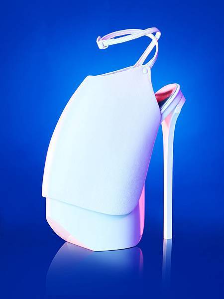 VERAMEIJWAARD white shoe.tif VERAMEIJWAARD white shoe.tif