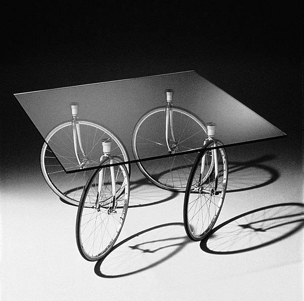 1993_tavolo TOUR-Fontana Arte bn_300.jpg 1993_tavolo TOUR-Fontana Arte bn_300.jpg
