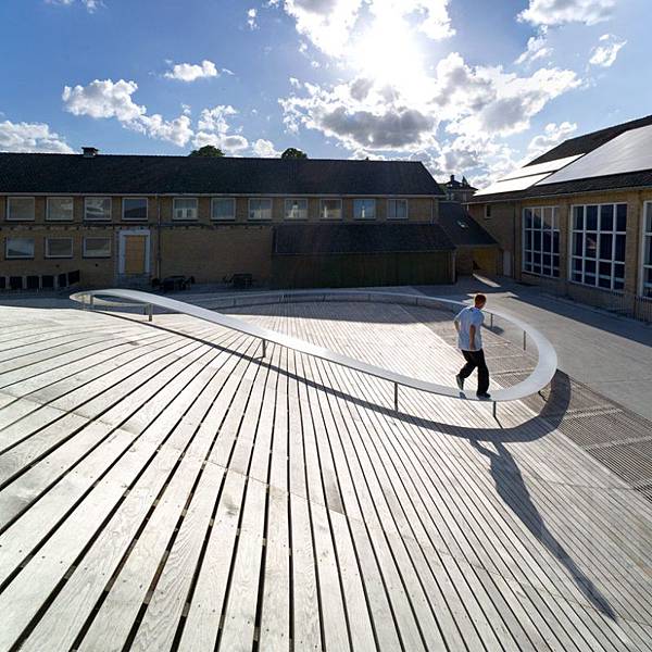 BIG-architects-gammel-hellerup-gymnasium-designboom-05.jpg BIG-architects-gammel-hellerup-gymnasium-designboom-05.jpg