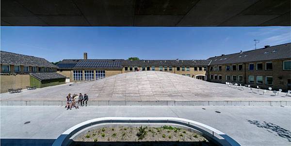 BIG-architects-gammel-hellerup-gymnasium-designboom-04.jpg BIG-architects-gammel-hellerup-gymnasium-designboom-04.jpg