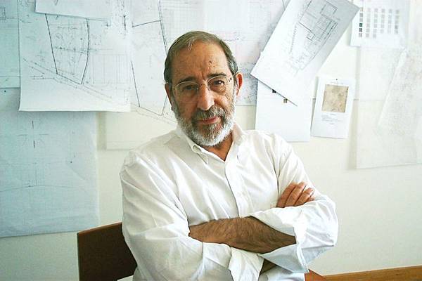 siza-Fot600.jpg siza-Fot600.jpg