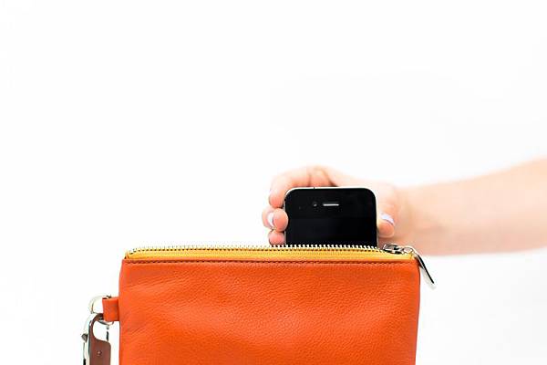 orange-purse-iphone-WEB.jpg orange-purse-iphone-WEB.jpg