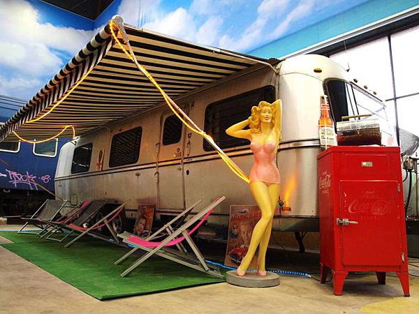 basecamp_airstream.JPG basecamp_airstream.JPG