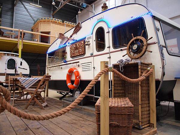 basecamp_hausboot.JPG basecamp_hausboot.JPG