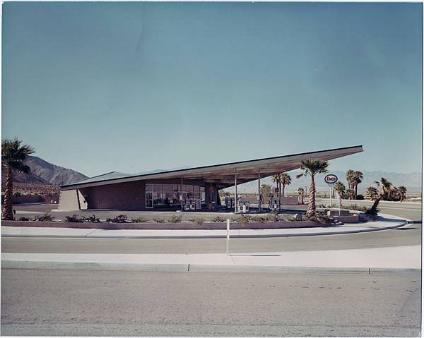 Desert Utopia_Midcentury Architecture in Palm Springs Desert Utopia_Midcentury Architecture in Palm Springs