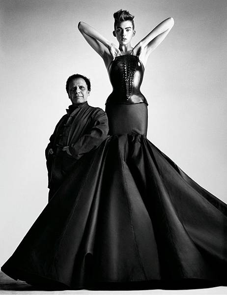 azzedine-alaia-at-the-palais-galliera-01 azzedine-alaia-at-the-palais-galliera-01